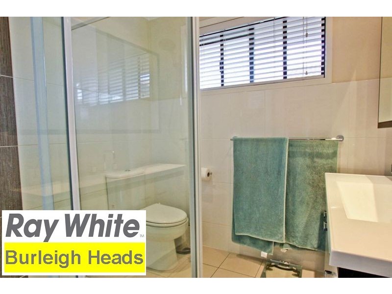 70 Mountain View Avenue, Burleigh Waters QLD 4220