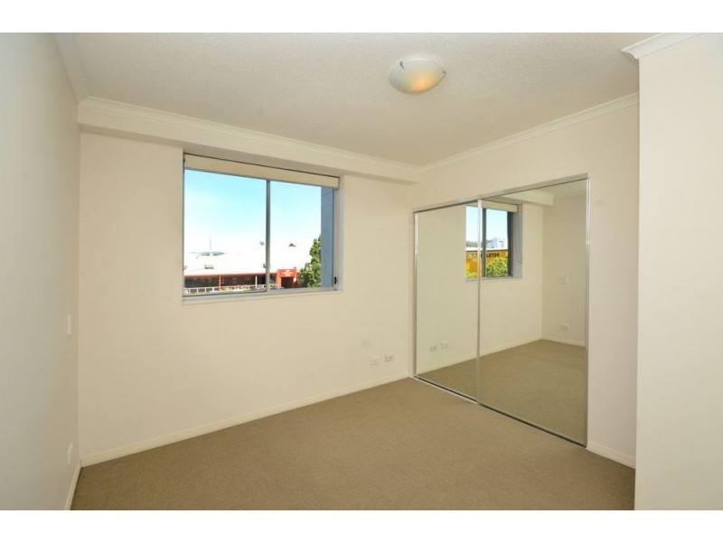 5104/12 Executive Drive, Burleigh Waters QLD 4220