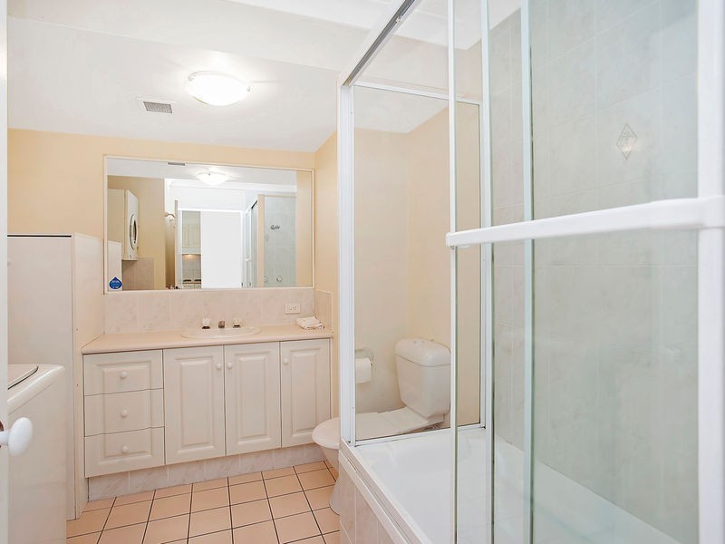 16/1 Tallebudgera Drive, Palm Beach QLD 4221