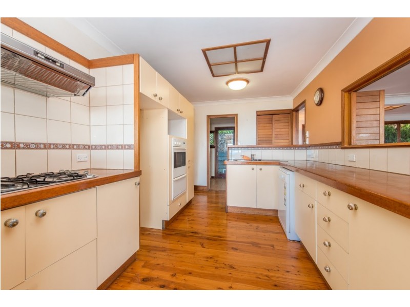 30 Mount Street, Burleigh Heads QLD 4220