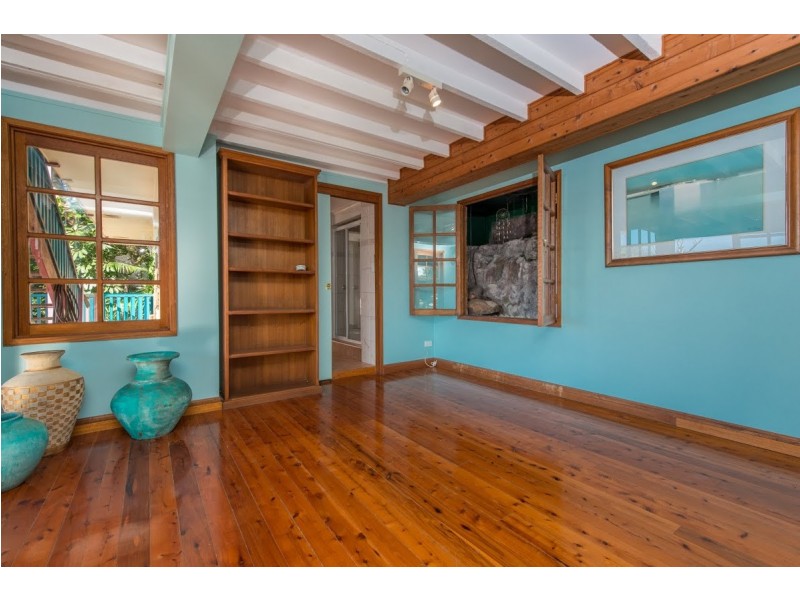 30 Mount Street, Burleigh Heads QLD 4220