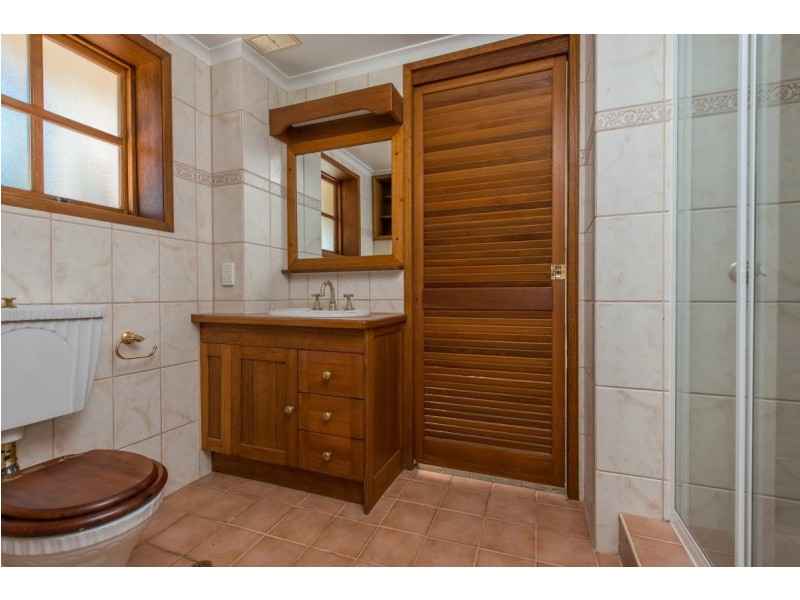 30 Mount Street, Burleigh Heads QLD 4220