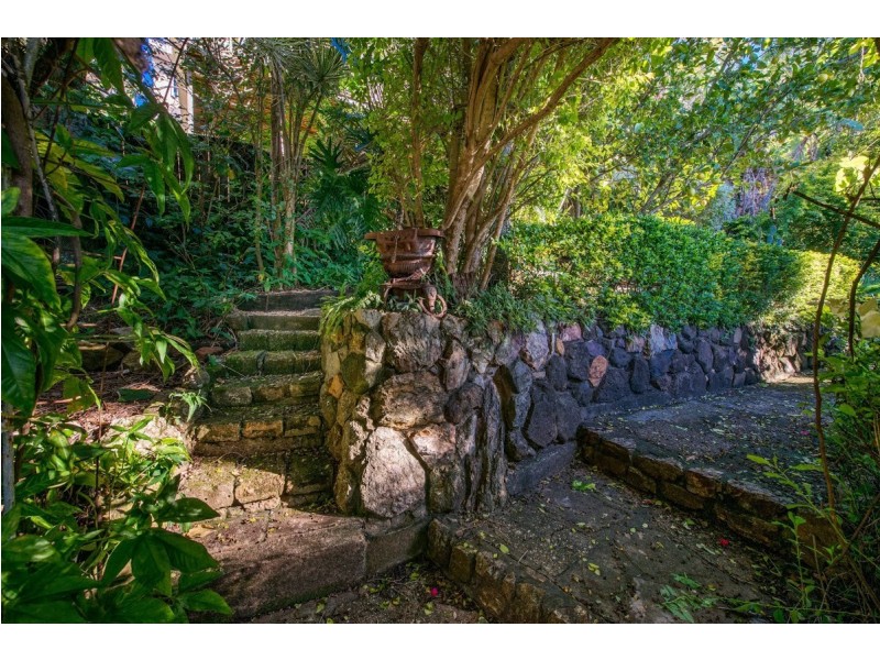 30 Mount Street, Burleigh Heads QLD 4220