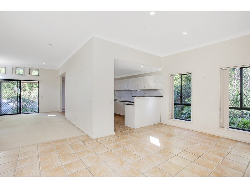 6/6 Burrabee Street, Burleigh Heads QLD 4220