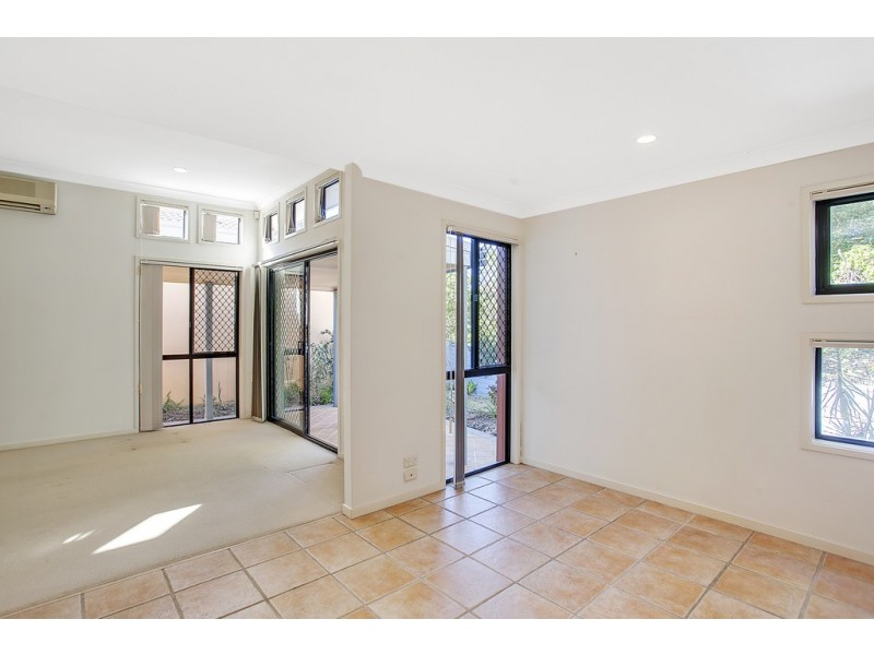 6/6 Burrabee Street, Burleigh Heads QLD 4220