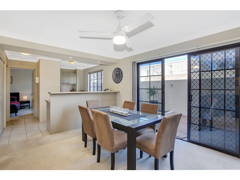 2/5 Sportsman Avenue, Mermaid Beach QLD 4218