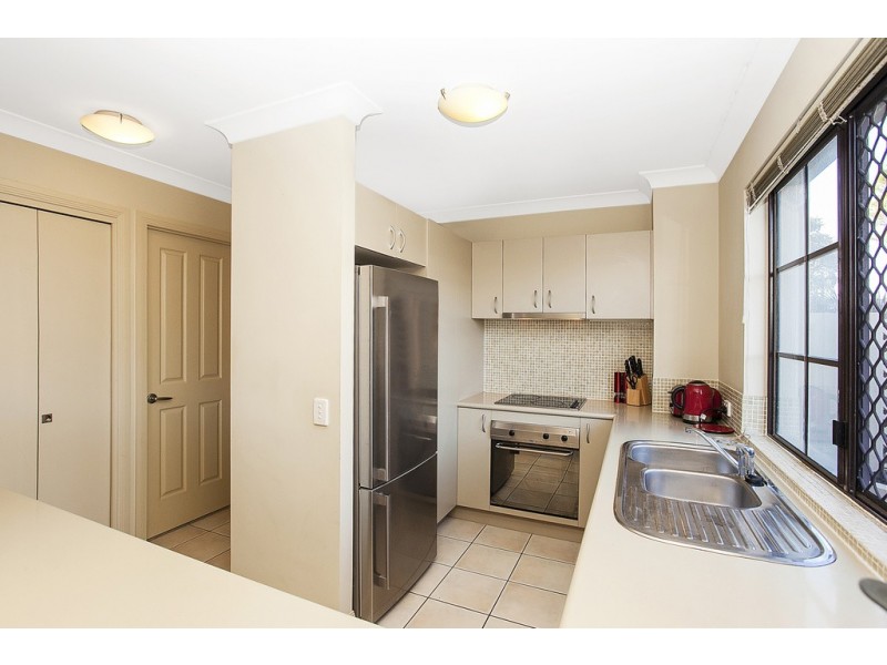 2/5 Sportsman Avenue, Mermaid Beach QLD 4218