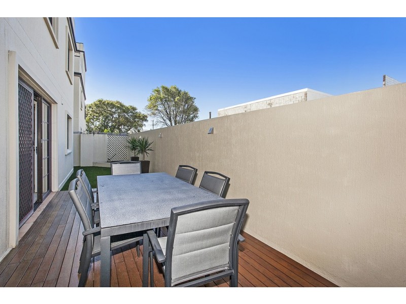 2/5 Sportsman Avenue, Mermaid Beach QLD 4218