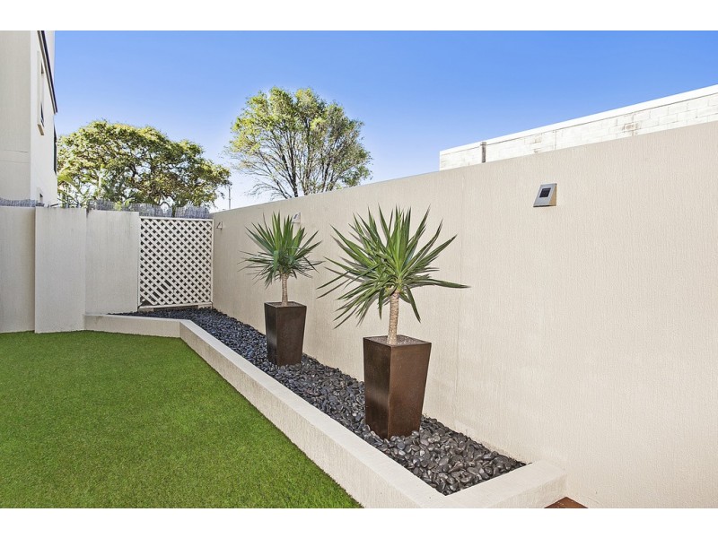 2/5 Sportsman Avenue, Mermaid Beach QLD 4218