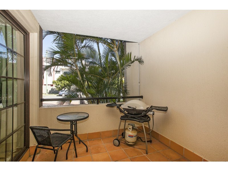 2/5 Sportsman Avenue, Mermaid Beach QLD 4218