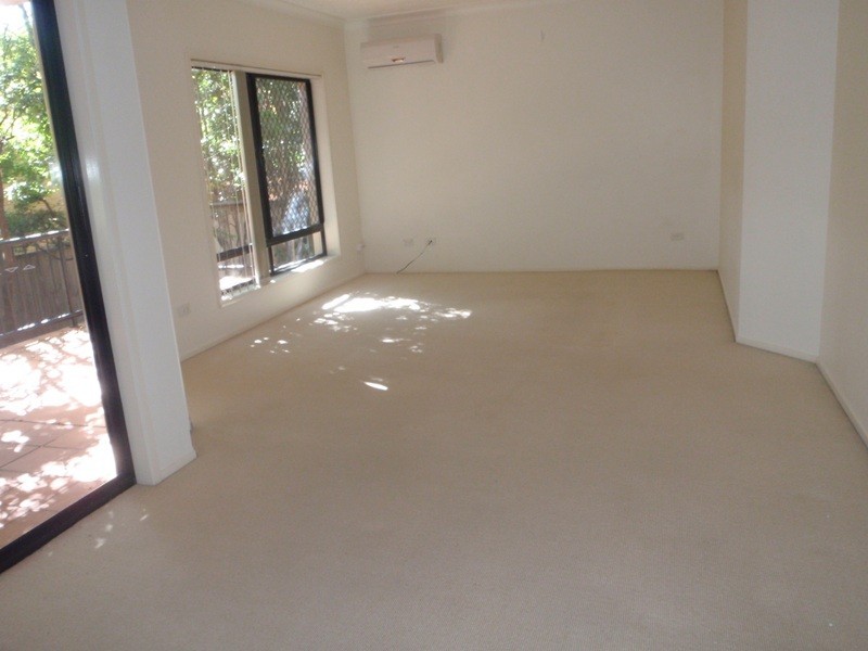 1/3 Ewart Street, Burleigh Heads QLD 4220