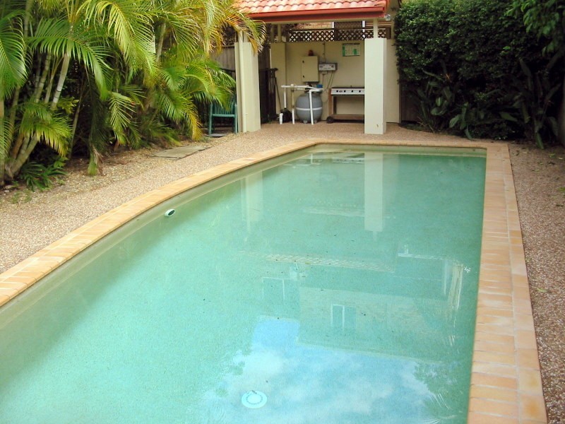 1/3 Ewart Street, Burleigh Heads QLD 4220