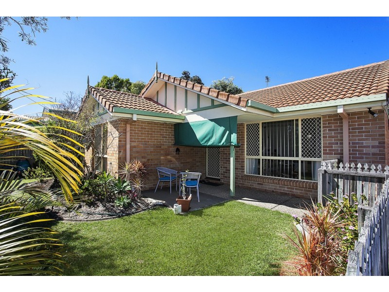 52 Dawn Parade, Miami QLD 4220