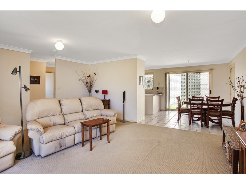 52 Dawn Parade, Miami QLD 4220