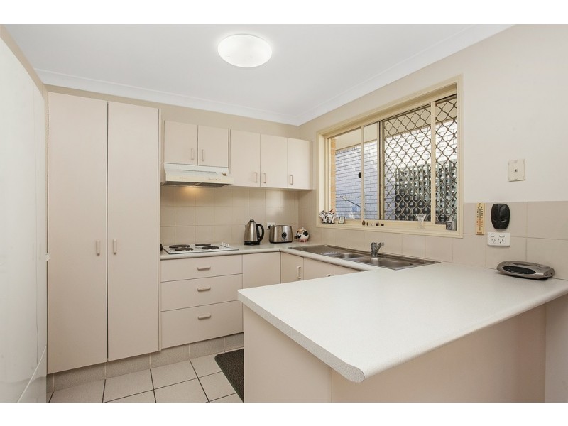 52 Dawn Parade, Miami QLD 4220