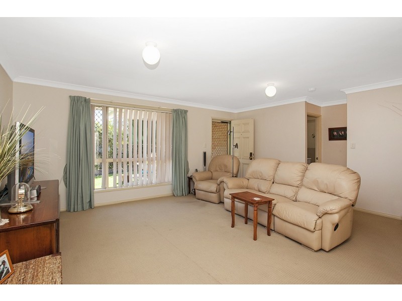 52 Dawn Parade, Miami QLD 4220