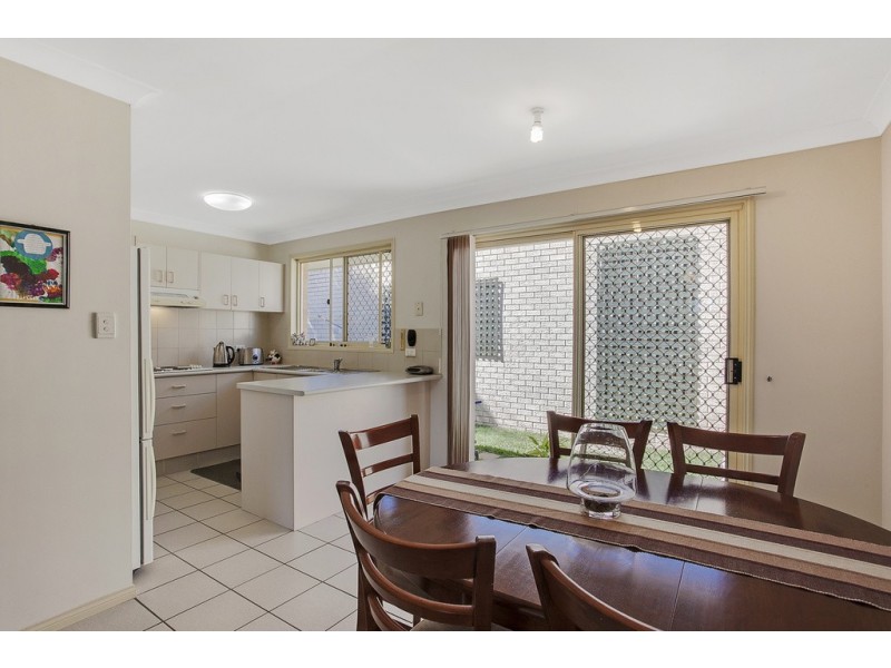 52 Dawn Parade, Miami QLD 4220