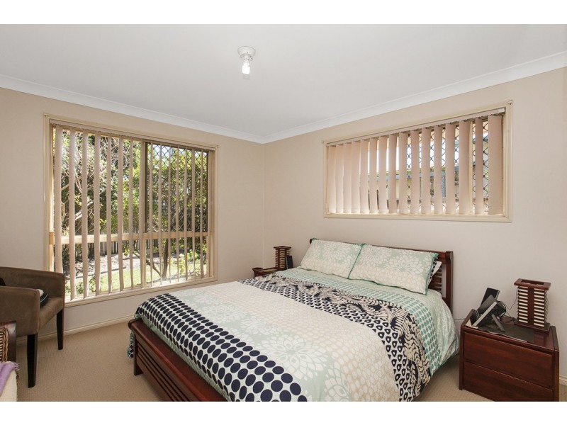 52 Dawn Parade, Miami QLD 4220