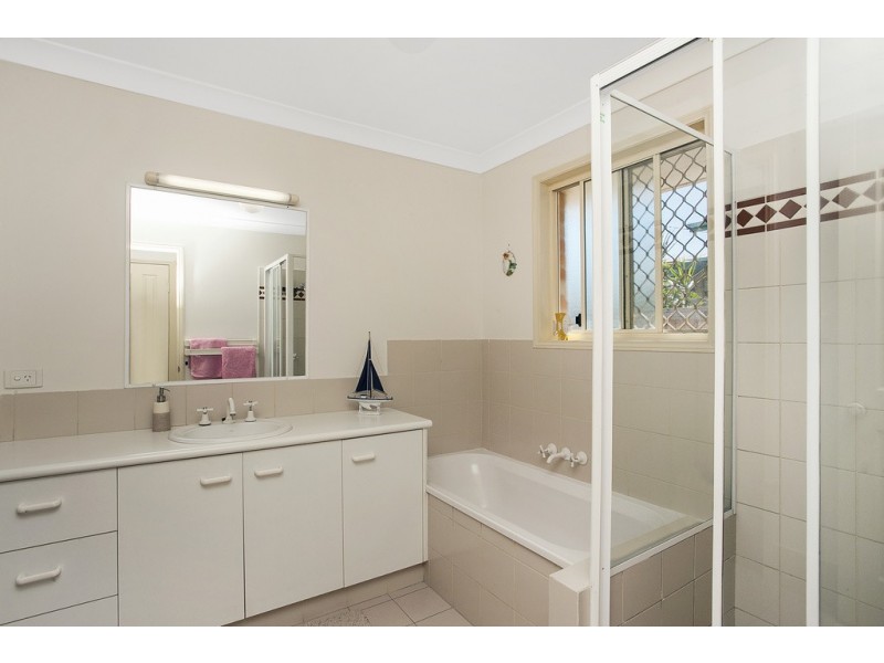 52 Dawn Parade, Miami QLD 4220