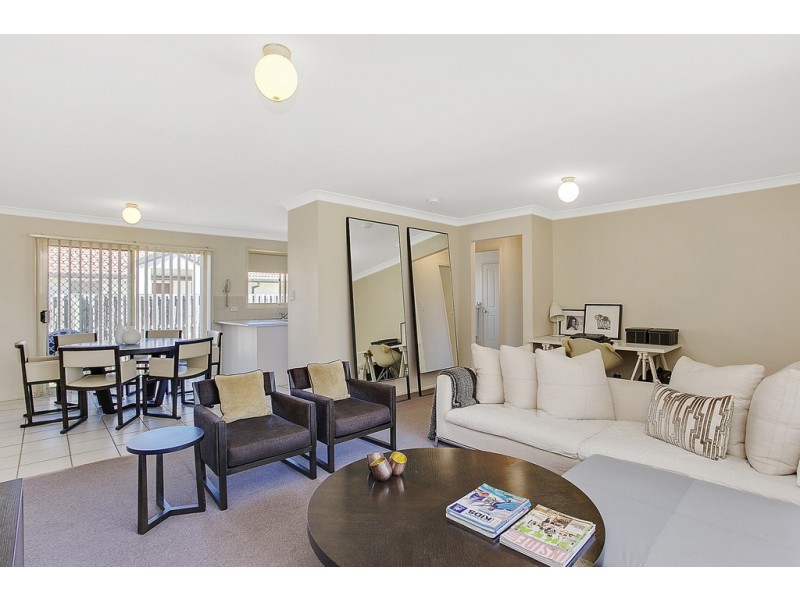 52 Dawn Parade, Miami QLD 4220