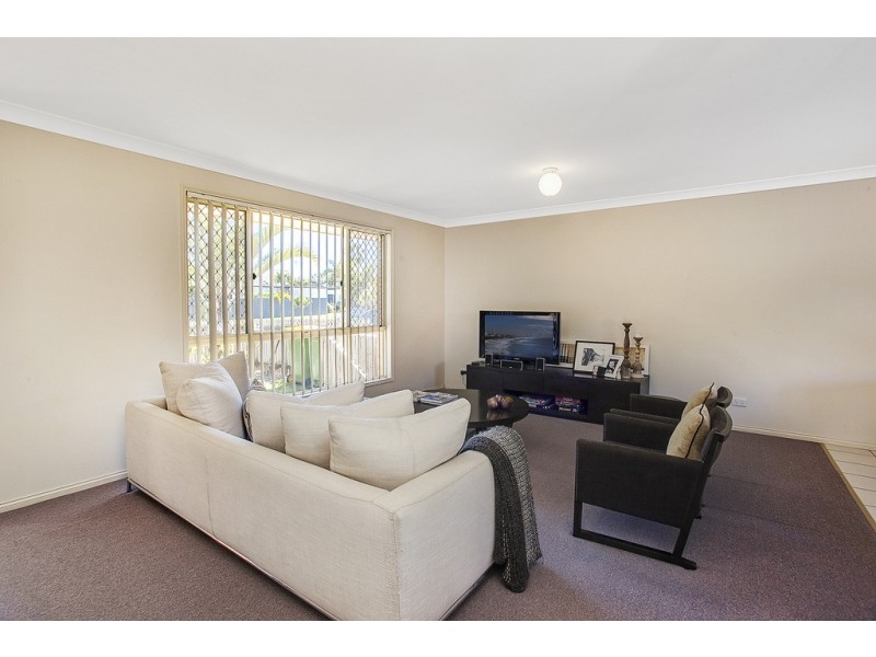 52 Dawn Parade, Miami QLD 4220