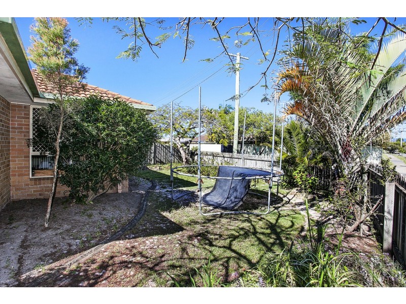 52 Dawn Parade, Miami QLD 4220