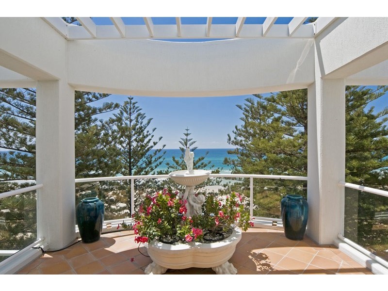 9/20 Marine Parade, Miami QLD 4220