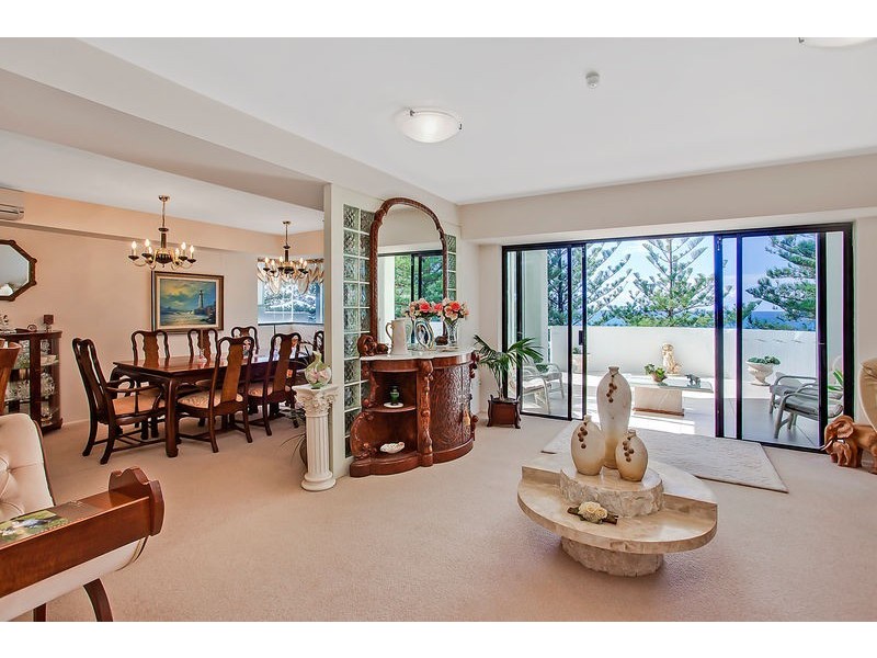 9/20 Marine Parade, Miami QLD 4220