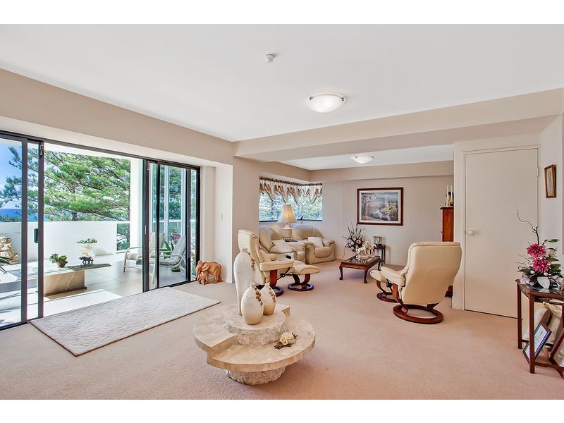 9/20 Marine Parade, Miami QLD 4220