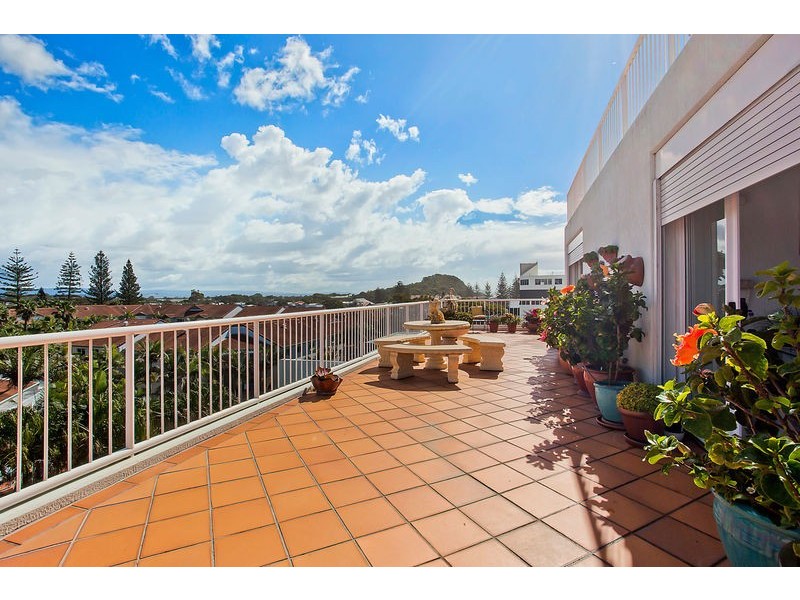 9/20 Marine Parade, Miami QLD 4220