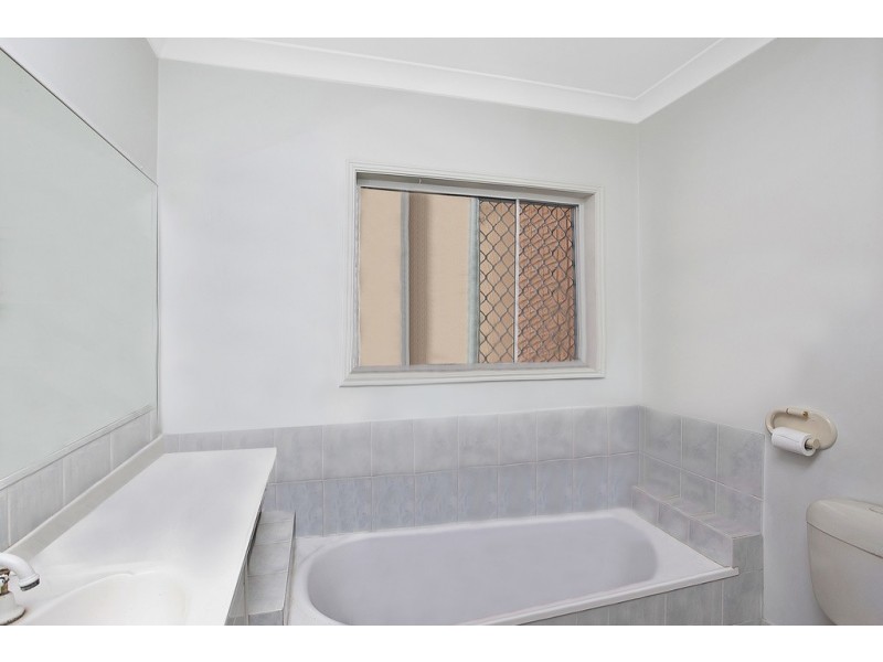 12 Dartmouth Court, Varsity Lakes QLD 4227