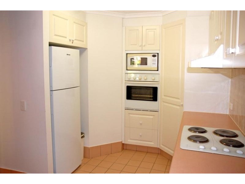 8/16 Djerral Avenue, Burleigh Heads QLD 4220