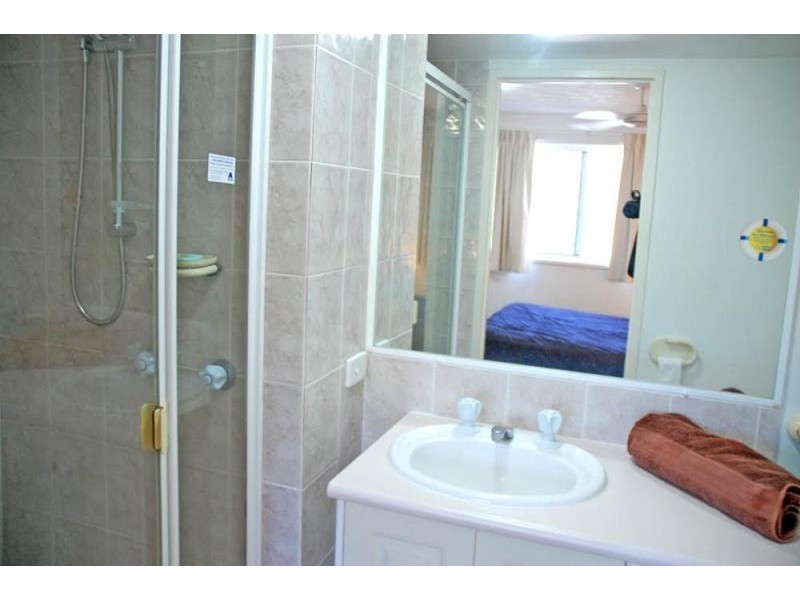 8/16 Djerral Avenue, Burleigh Heads QLD 4220