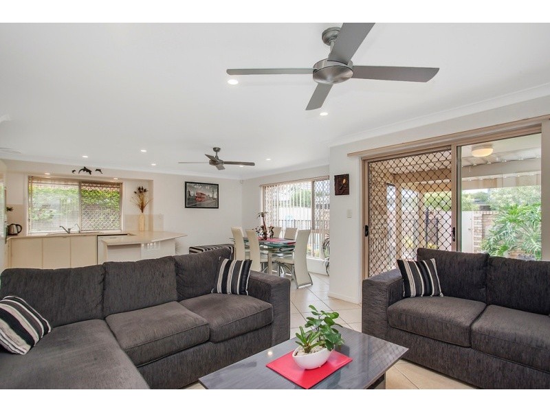 2/19 Cedar Court, Burleigh Heads QLD 4220