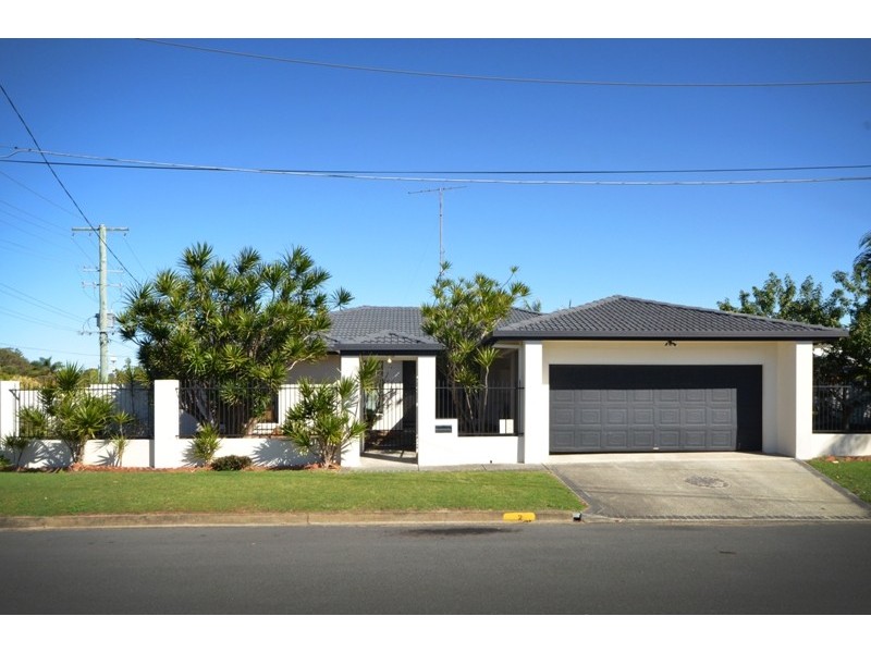 2 Emu Place, Burleigh Waters QLD 4220