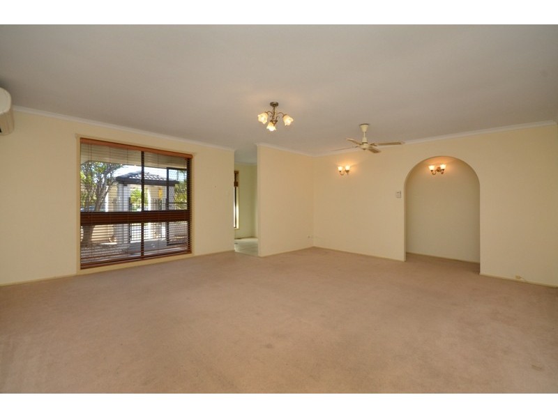 2 Emu Place, Burleigh Waters QLD 4220