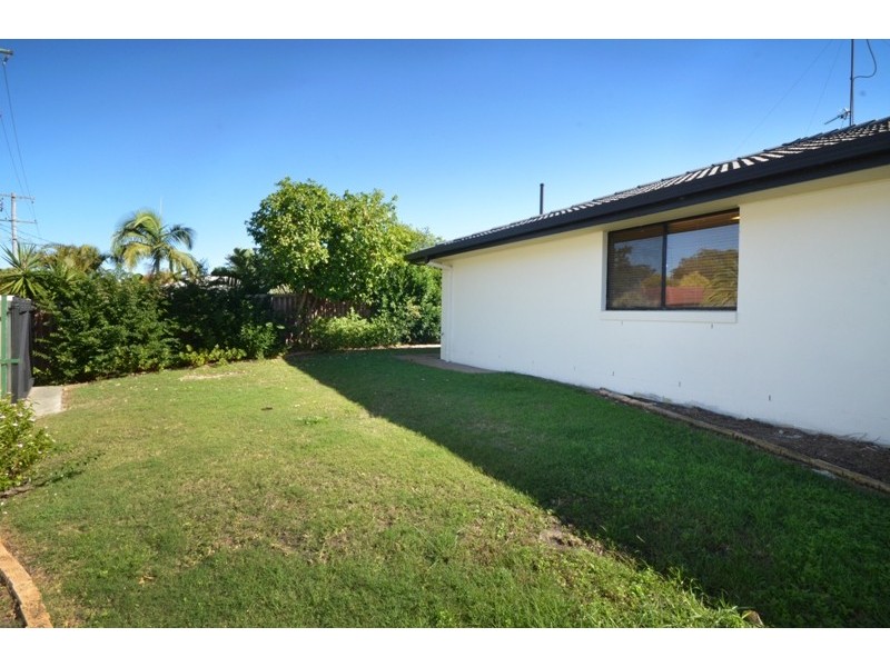 2 Emu Place, Burleigh Waters QLD 4220