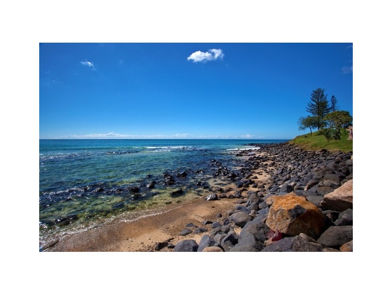 2 Emu Place, Burleigh Waters QLD 4220