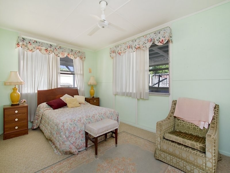 Broadbeach Waters QLD 4218