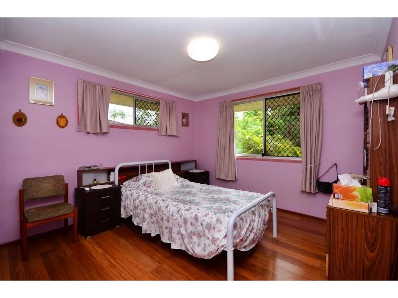 21 Birigun Street, Mermaid Waters QLD 4218