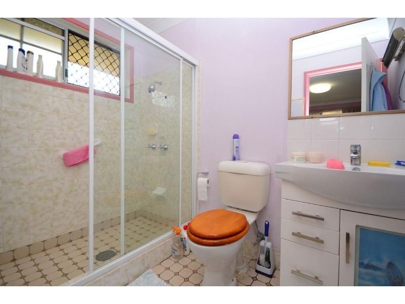 21 Birigun Street, Mermaid Waters QLD 4218