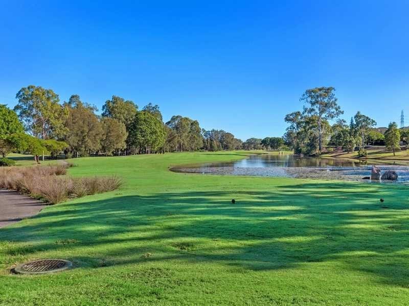 4/2 Concord Circuit, Robina QLD 4226