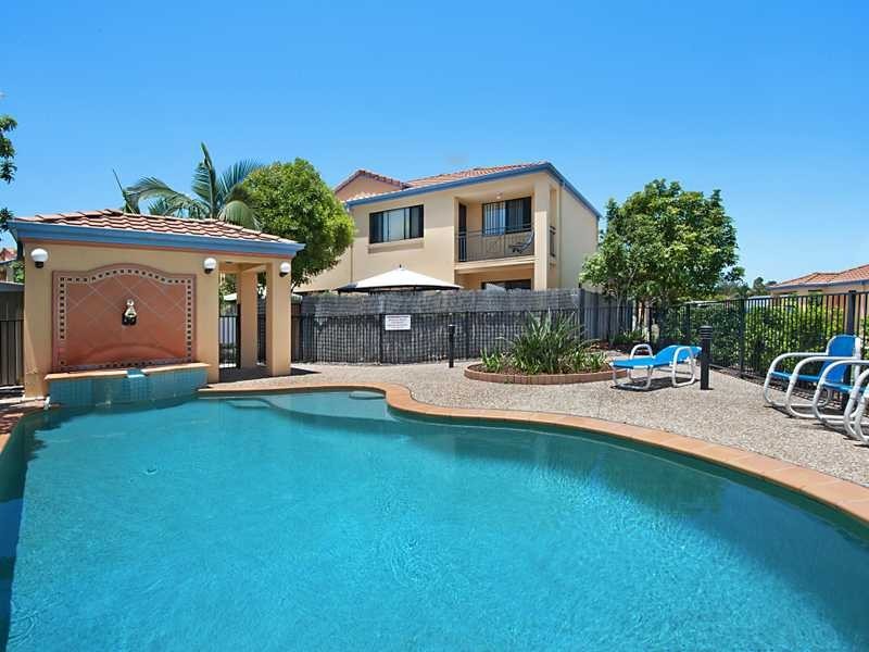 4/2 Concord Circuit, Robina QLD 4226