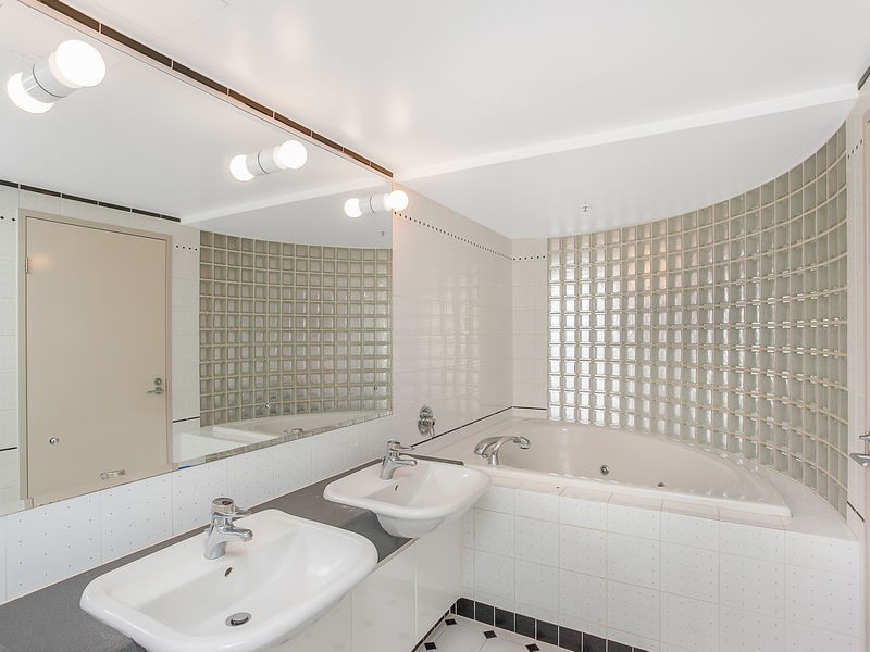 37/12 Commodore Drive, Surfers Paradise QLD 4217