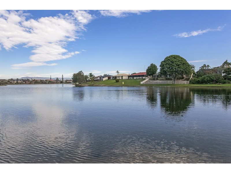 8 Honeyeater Drive, Burleigh Waters QLD 4220