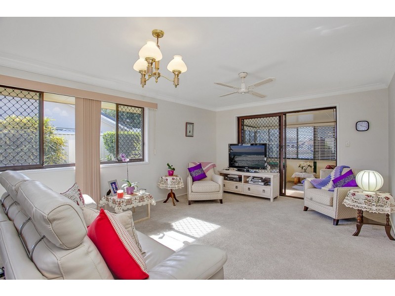 8 Honeyeater Drive, Burleigh Waters QLD 4220