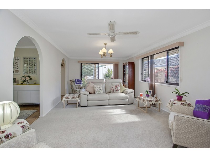8 Honeyeater Drive, Burleigh Waters QLD 4220