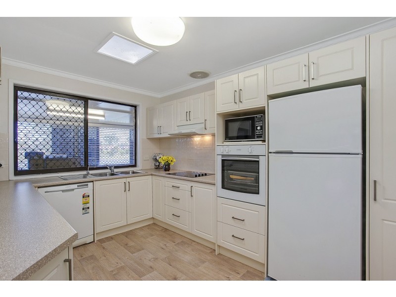 8 Honeyeater Drive, Burleigh Waters QLD 4220