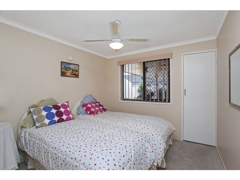 8 Honeyeater Drive, Burleigh Waters QLD 4220