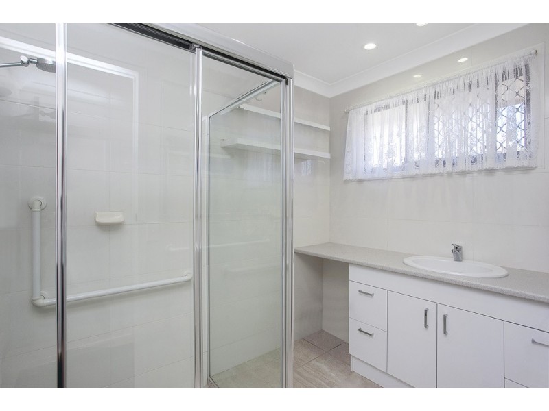 8 Honeyeater Drive, Burleigh Waters QLD 4220